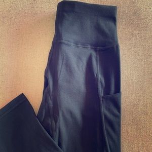 BRAND NEW leggings w/ pockets